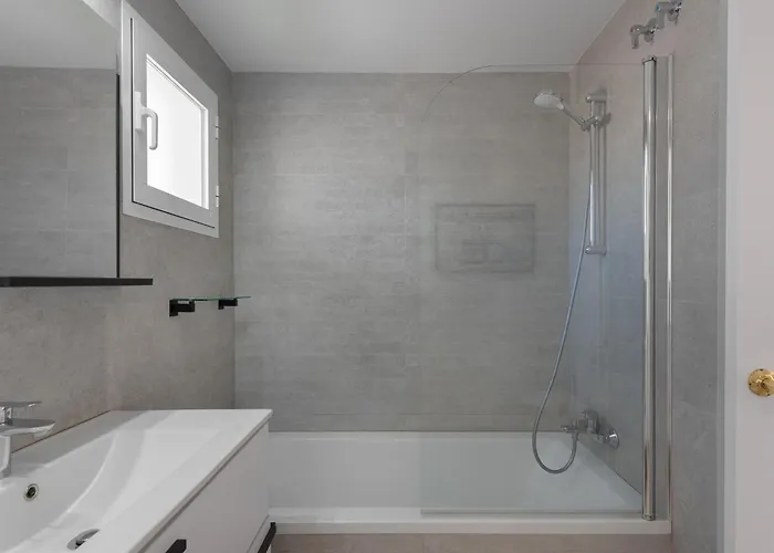 Stylish 2-bedroom Penthouse In Naranjos De
