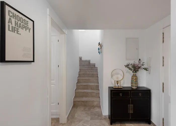 Stylish 2-bedroom Penthouse In Naranjos De Apartment Marbella