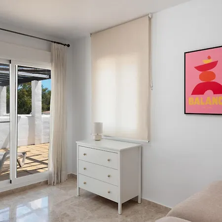 Stylish 2-bedroom Penthouse In Naranjos De * Марбелья