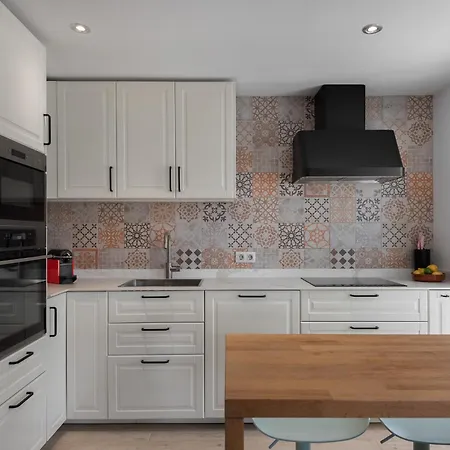 Stylish 2-bedroom Penthouse In Naranjos De Μαρμπέλλα