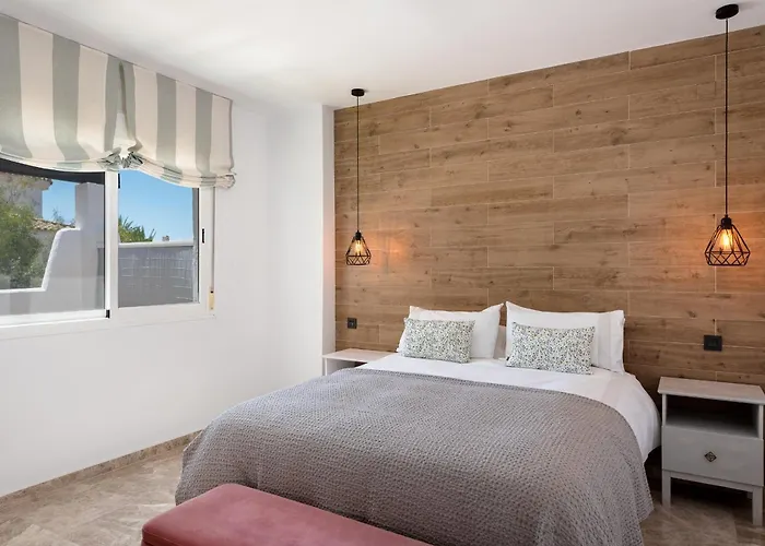 Stylish 2-bedroom Penthouse In Naranjos De Марбелья