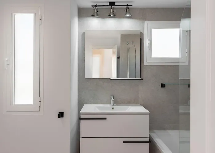 아파트 Stylish 2-bedroom Penthouse In Naranjos De *