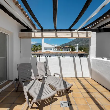 Stylish 2-bedroom Penthouse In Naranjos De Μαρμπέλλα