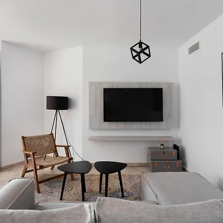 Stylish 2-bedroom Penthouse In Naranjos De