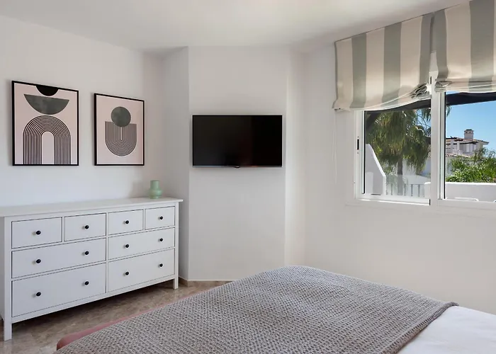 Stylish 2-bedroom Penthouse In Naranjos De