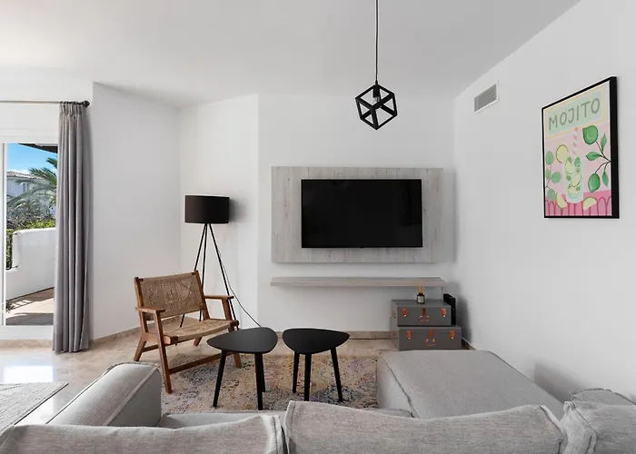 Stylish 2-bedroom Penthouse In Naranjos De